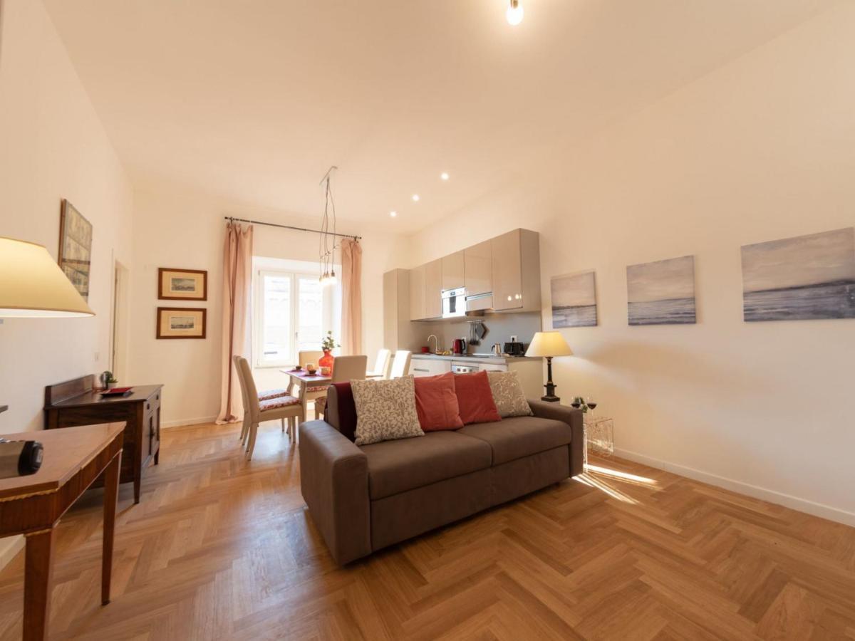 The Rent - Bright Near Isola Tiberina * Rom