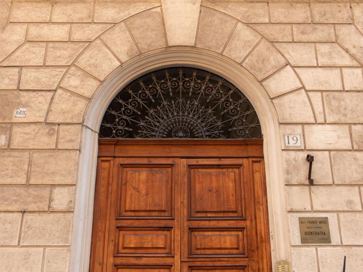 The Rent - Bright Near Isola Tiberina * Rom